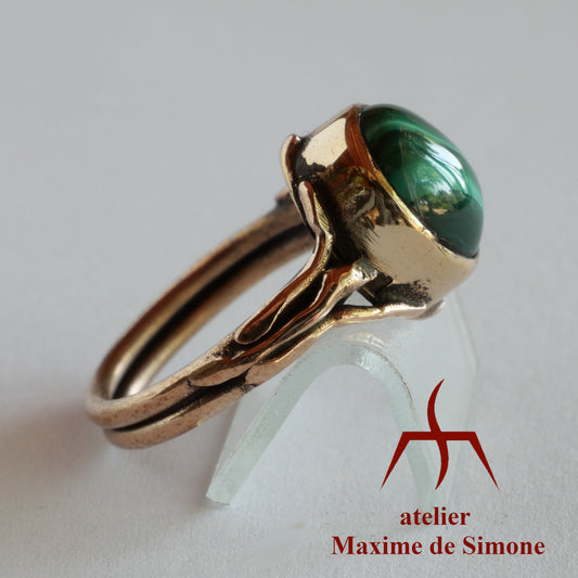 bague en bronze délicate et originale ornée d’une malachite