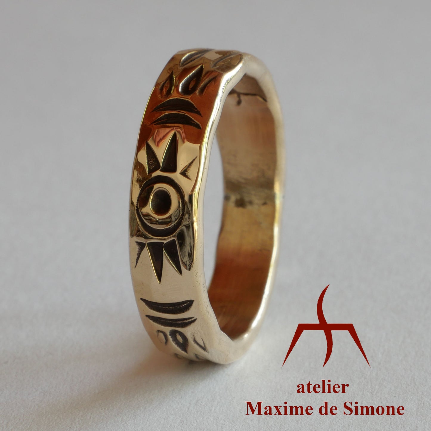 bague en bronze personnalisable gravée de motifs solaires pour hommes et femmes