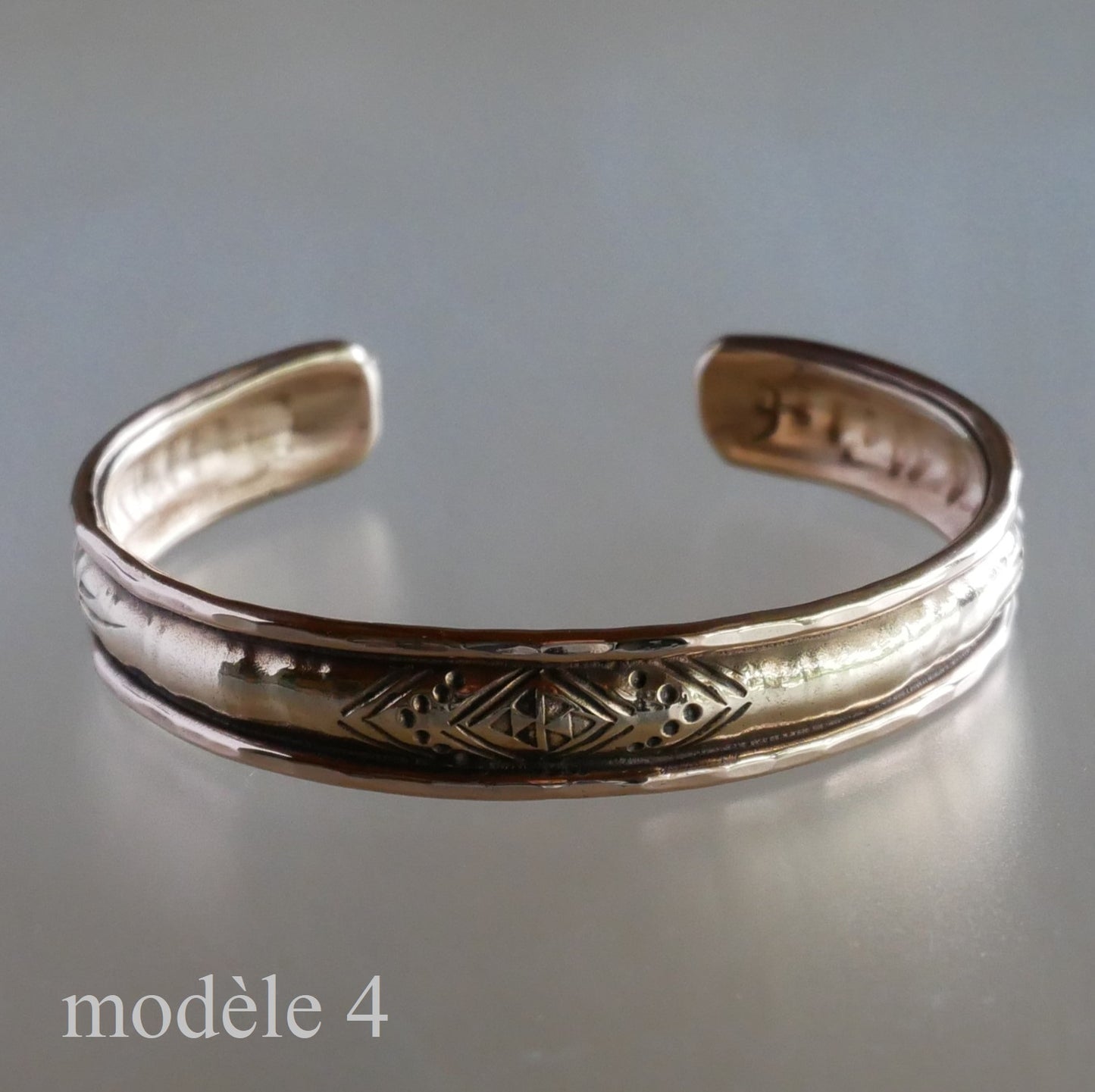 bracelet artisanal en bronze gravé Br0045