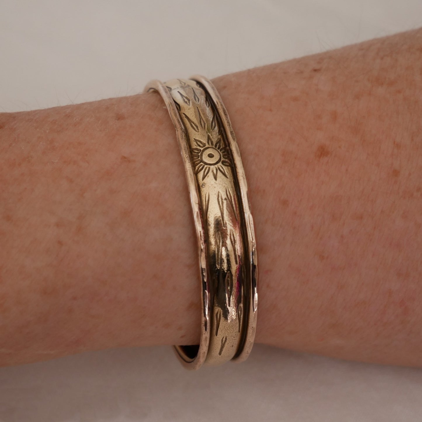 bracelet artisanal en bronze gravé Br0045