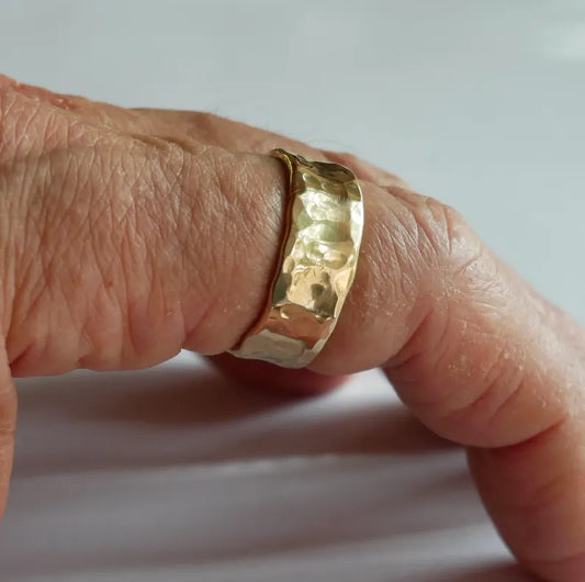 Bague en bronze brut martelé personnalisable pour hommes et femmes