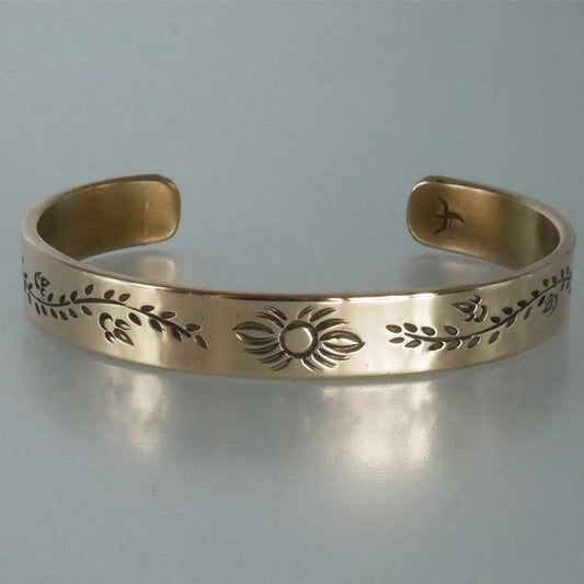 bracelet personnalisable en bronze gravé de motifs végétaux