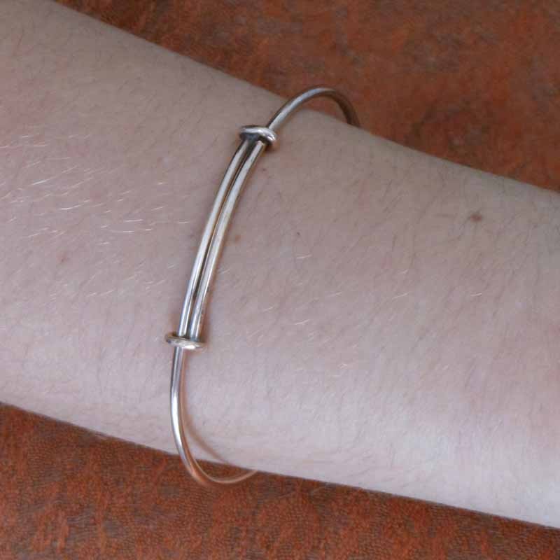 bracelet réglable en bronze, il s’ajuste à votre poignet en coulissant