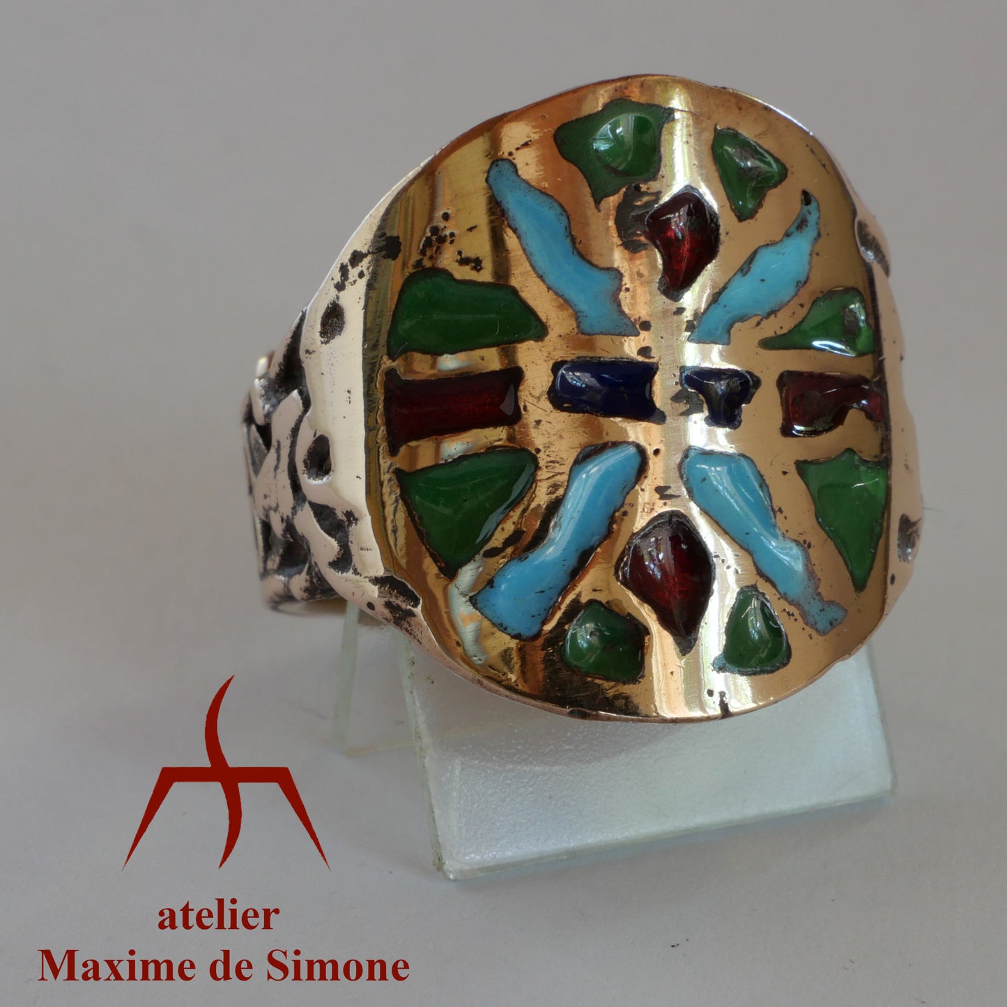 Bague réglable en bronze avec motif original en émail cloisonné