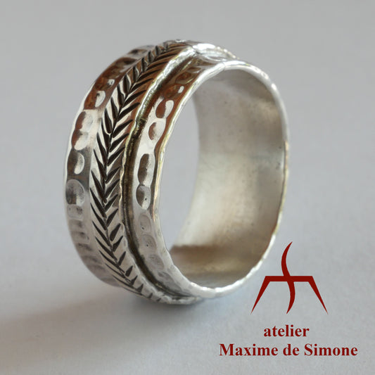 Large bague personnalisable en argent massif avec motifs poinçonnés