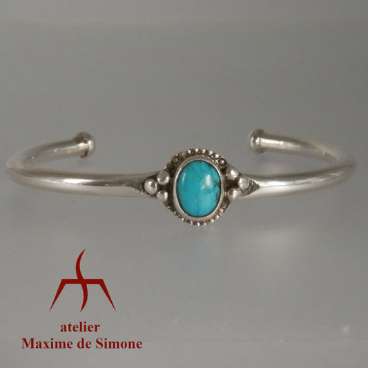 bracelet en argent massif avec un cabochon de pierre naturelle 8 x 10 mmm