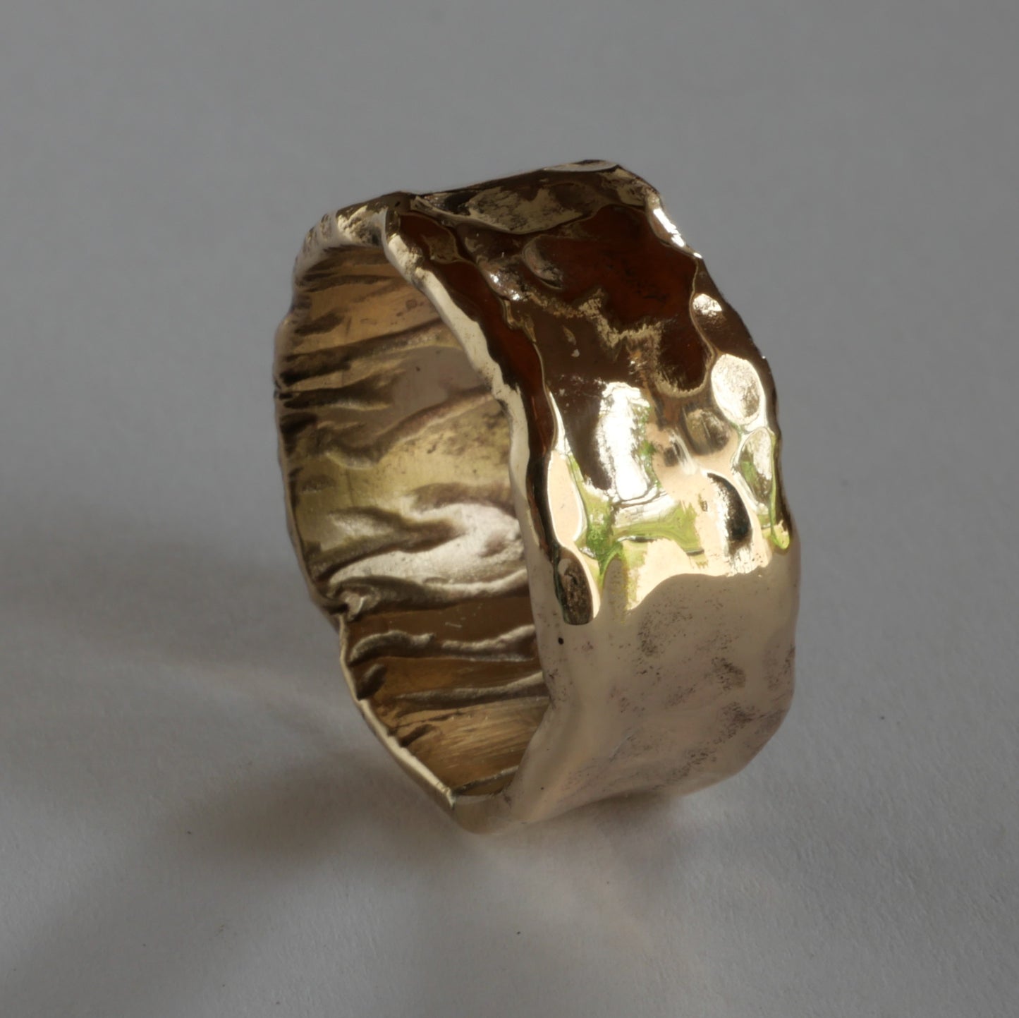 Large bague en bronze sculpté et martelé pour hommes et femmes