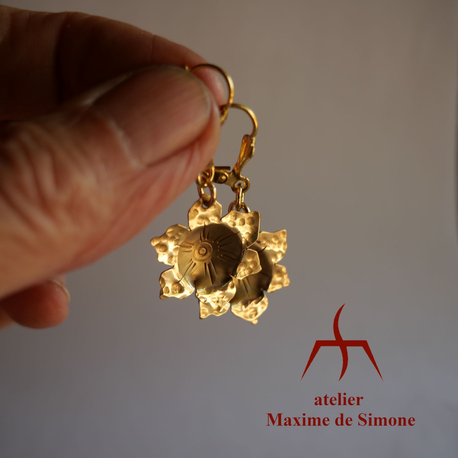 boucles d’oreilles en forme de fleur - bronze martelé