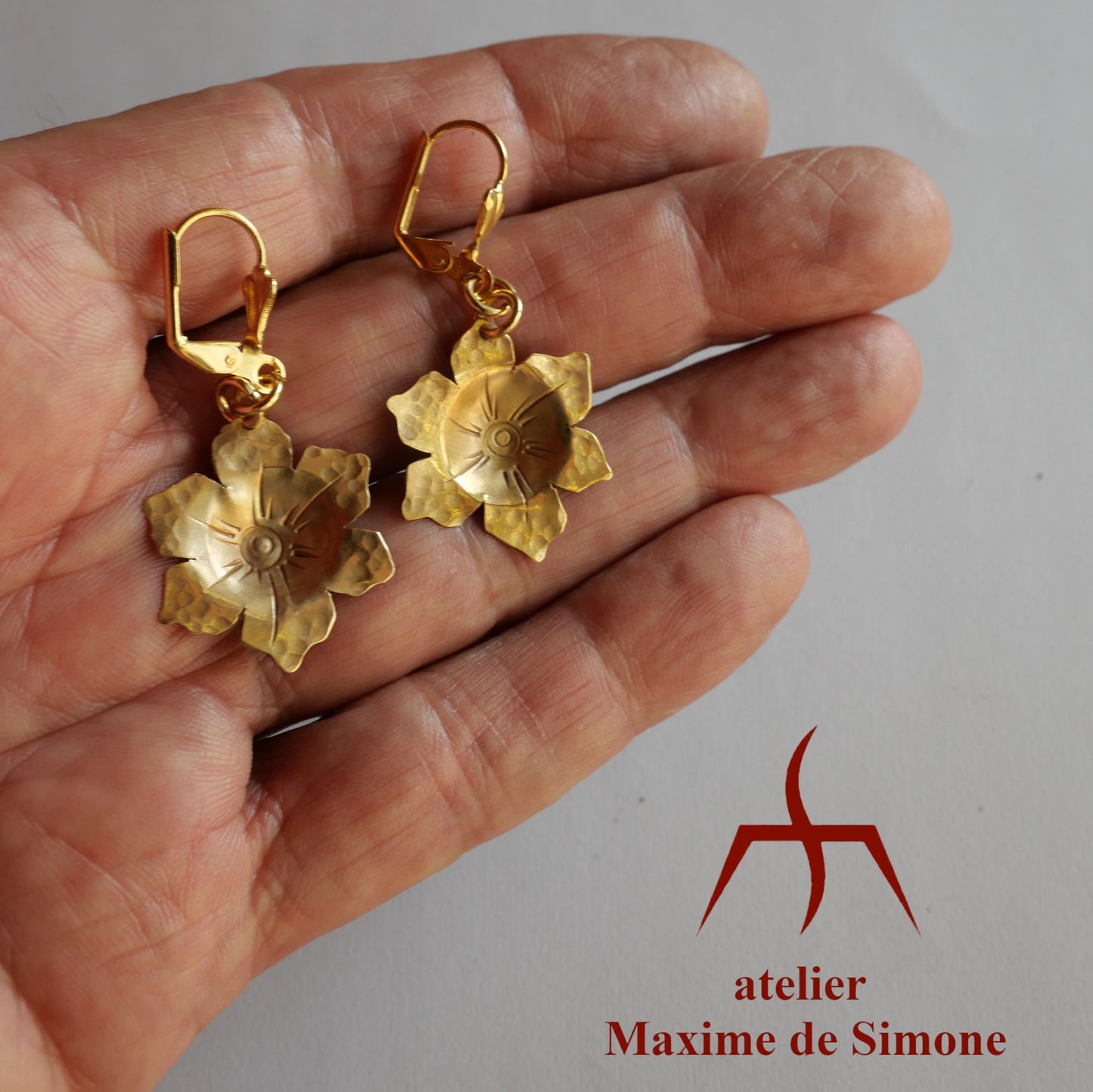 boucles d’oreilles en forme de fleur - bronze martelé