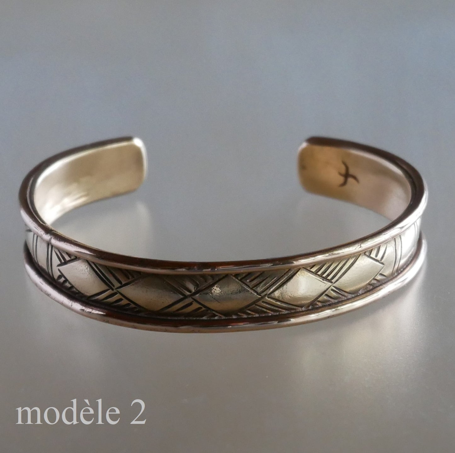 bracelet artisanal en bronze gravé Br0045