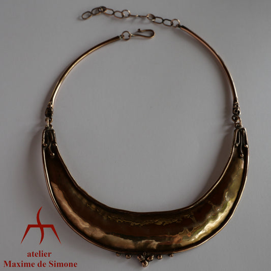 Collier n bronze martelé