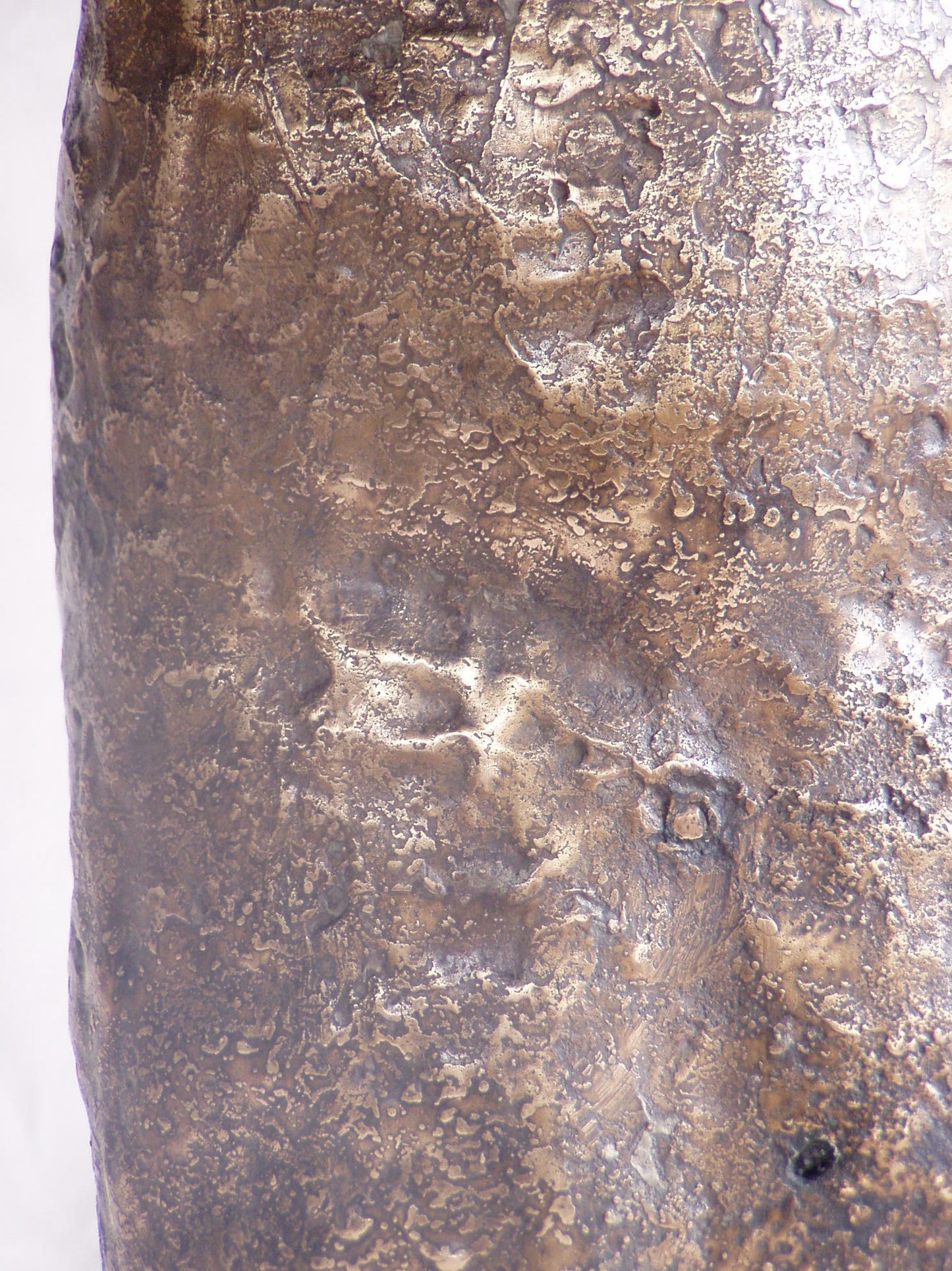 Sculpture en bronze - menhir femme