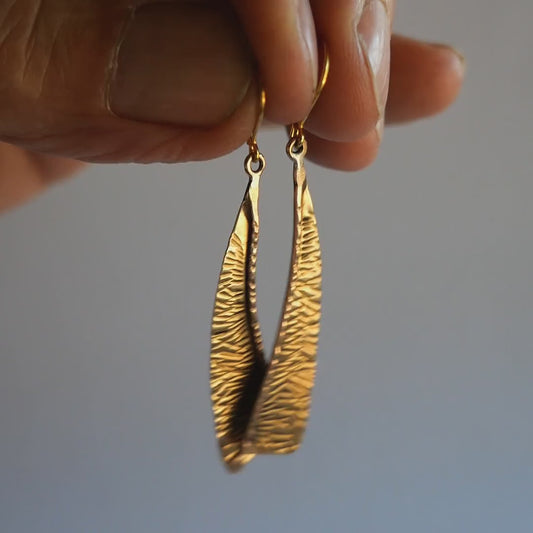 Boucles d’oreilles en bronze martelé