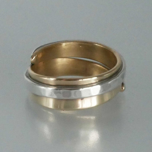 Bague réglable en bronze avec décor de fil d’argent