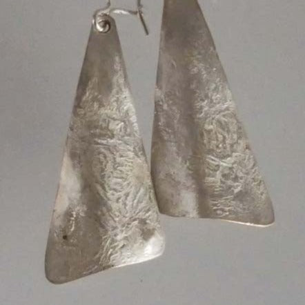 boucles d’oreilles triangulaires en bronze et argent